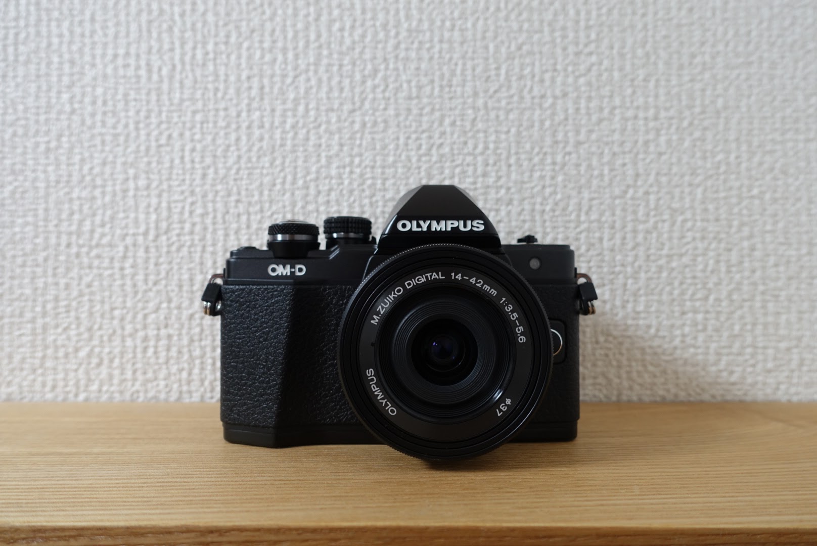 OLYMPUS OM-D E-M10 Mark2